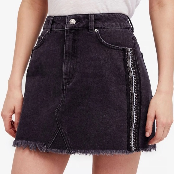 Free People Beaded Black Denim Mini Skirt Size 4 - Picture 1 of 8
